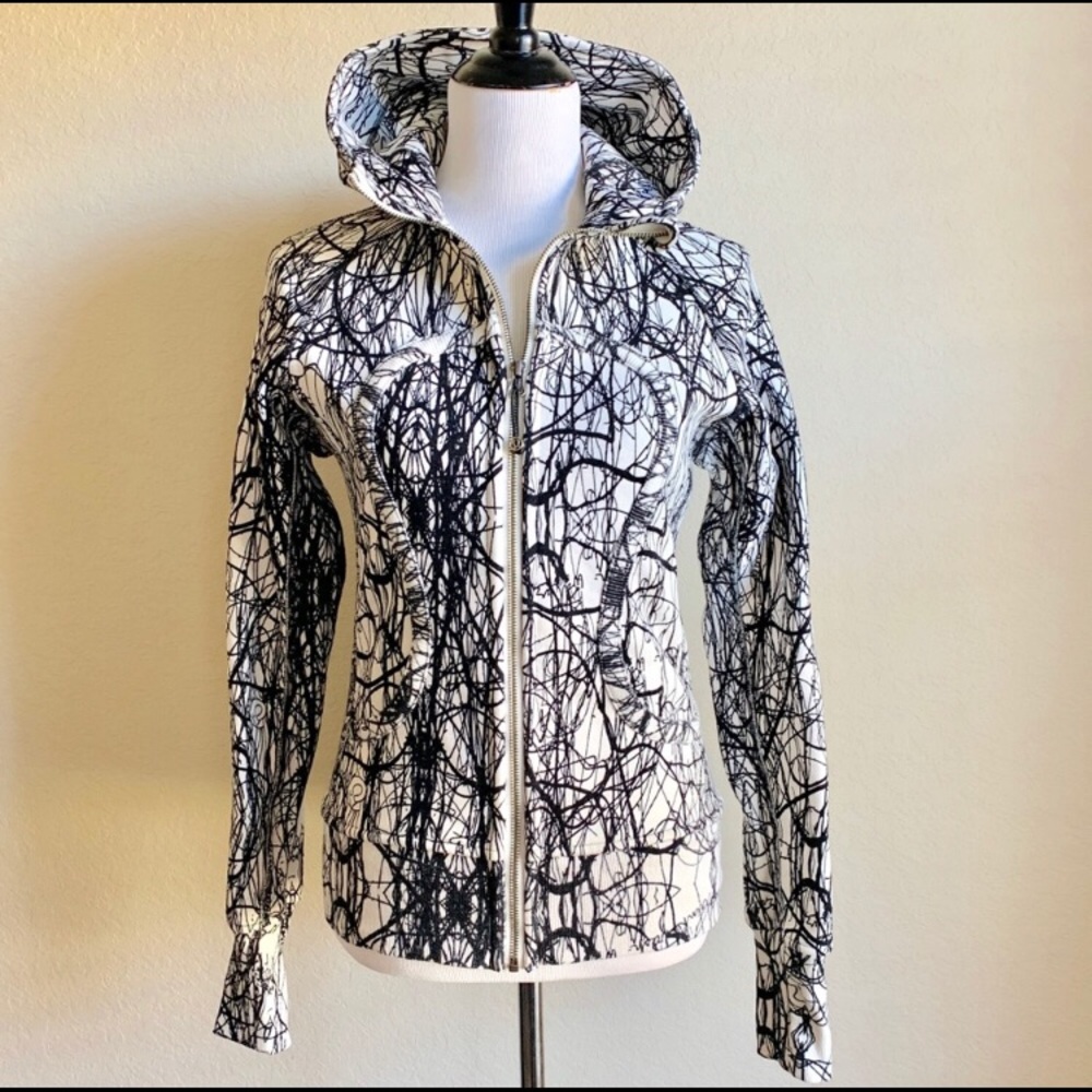 Lululemon size 6 scribble print scuba hoodie